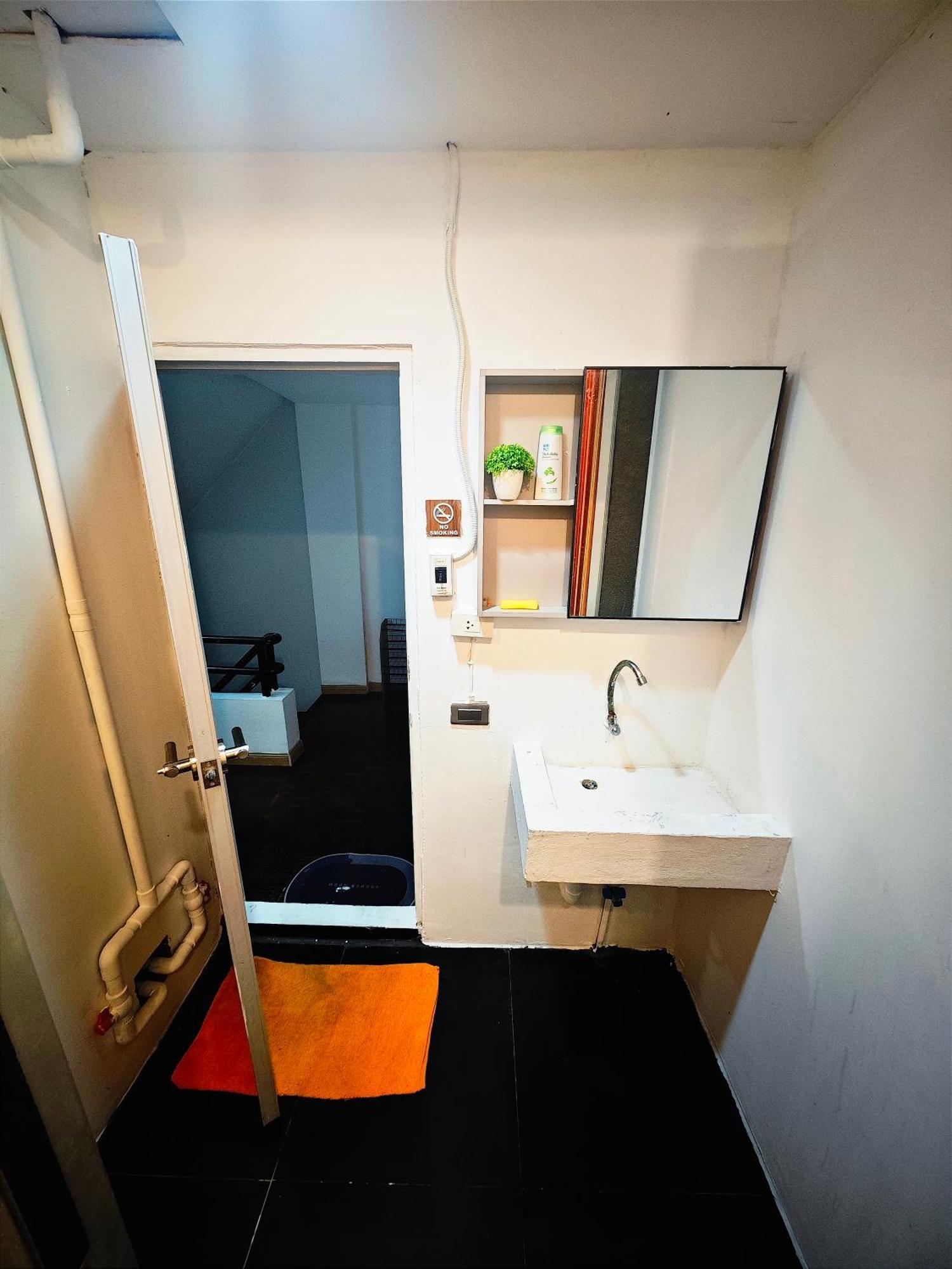 Panda Lodge Home Stay 방콕 외부 사진